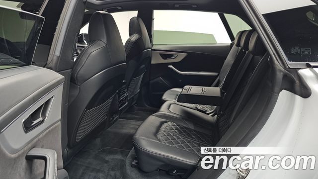 Audi Q8 2021