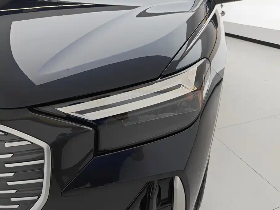 Audi Q4 e-tron 2024