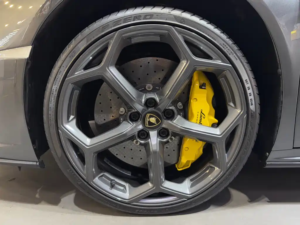 Lamborghini Huracán 2021