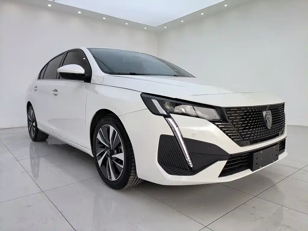 Peugeot 408 2022
