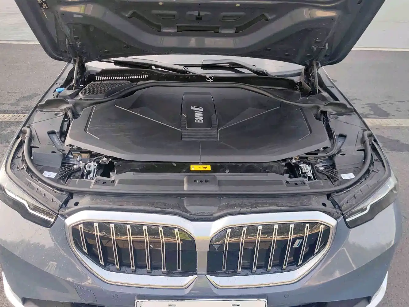 BMW i5 2025