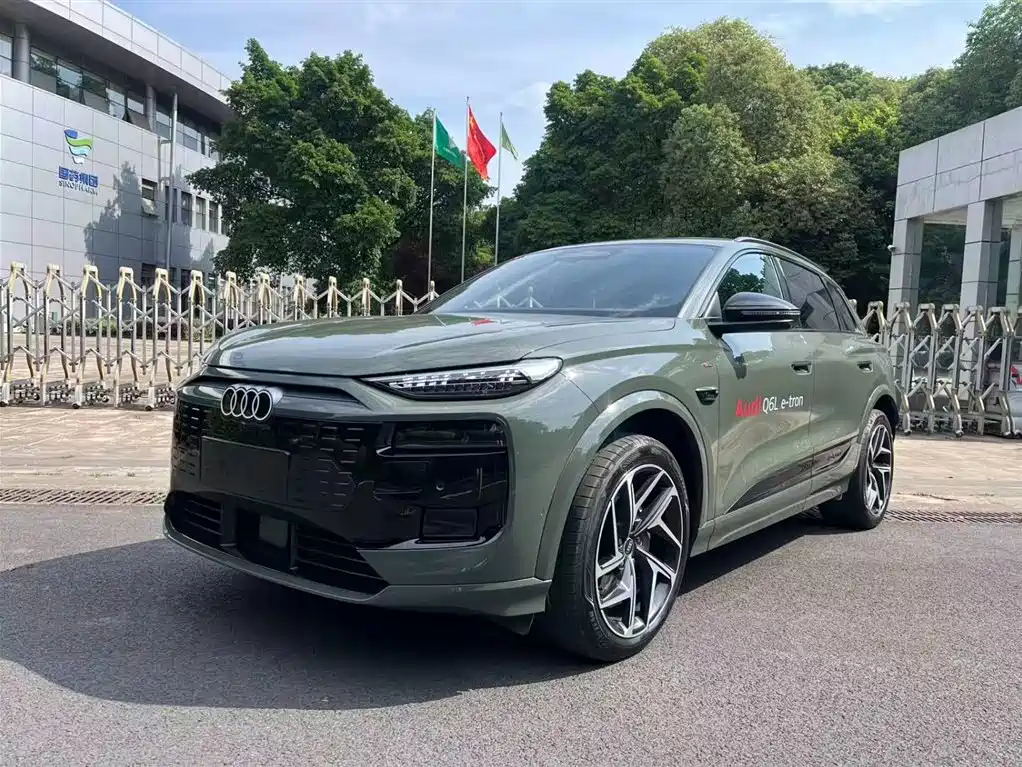 Audi e-tron 2025