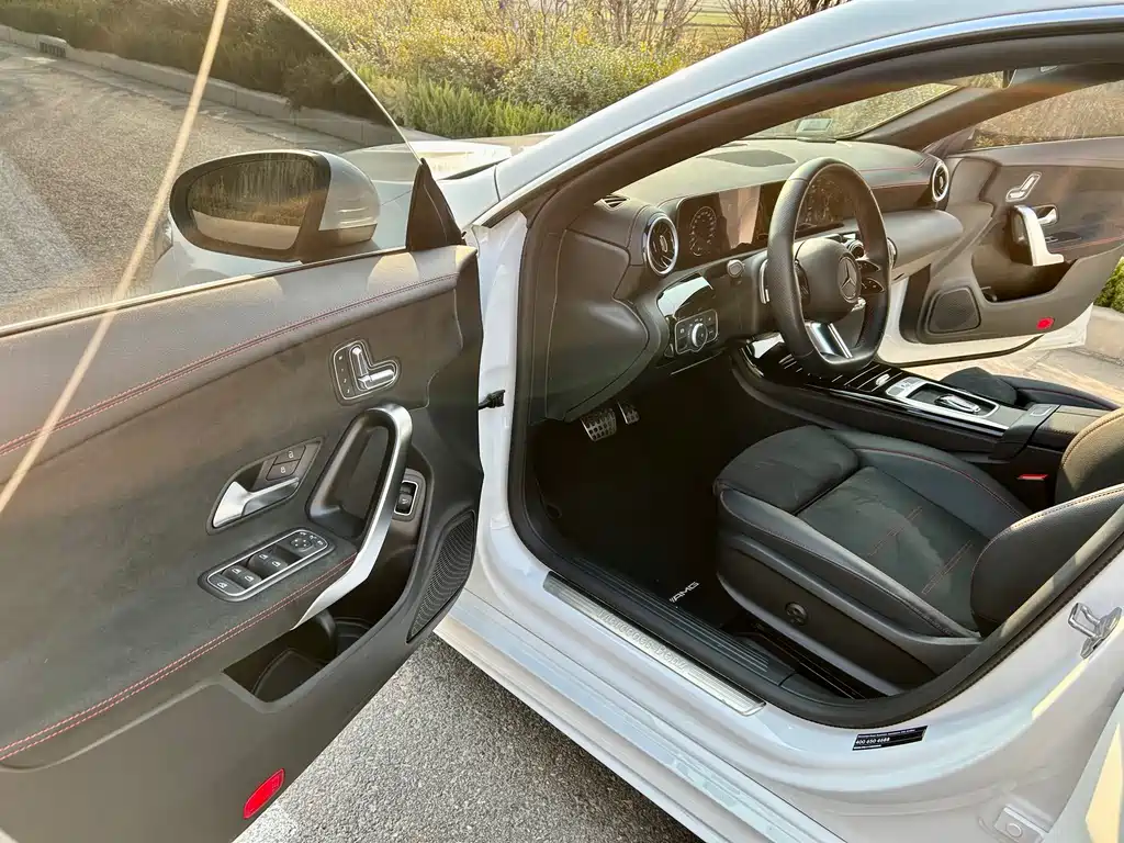 Mercedes-Benz CLA 2024