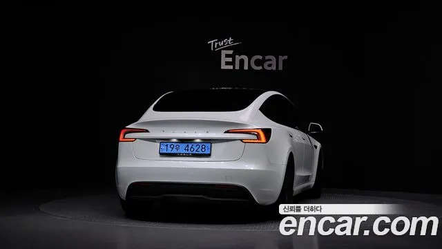 Tesla Model 3 2024