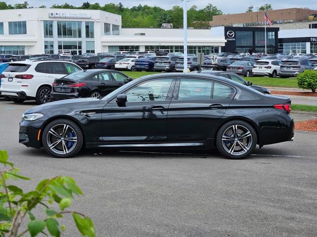 BMW M5 2022