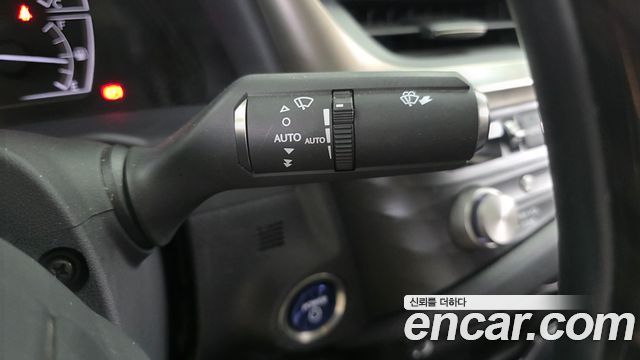 Lexus ES 2021
