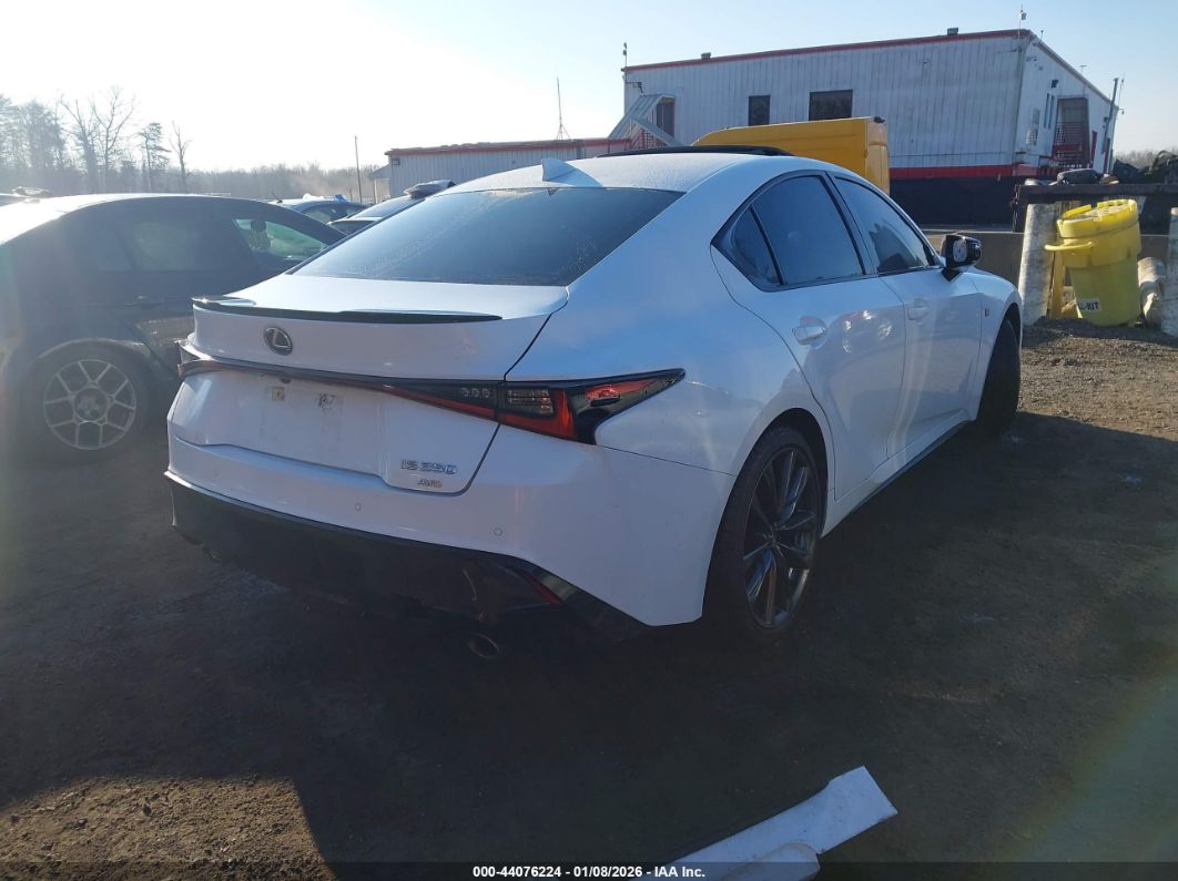 Lexus IS 2024