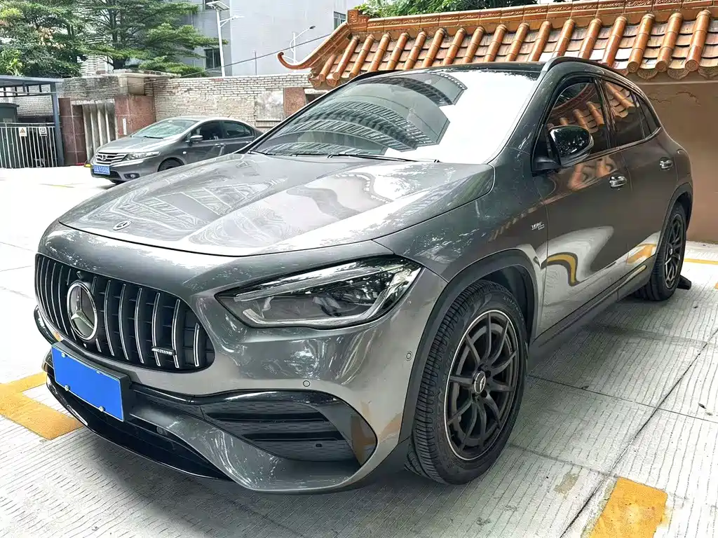 Mercedes-Benz GLA AMG 2021