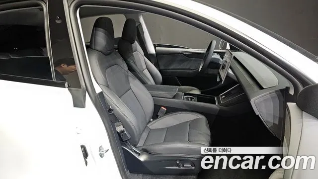 Tesla Model Y 2025