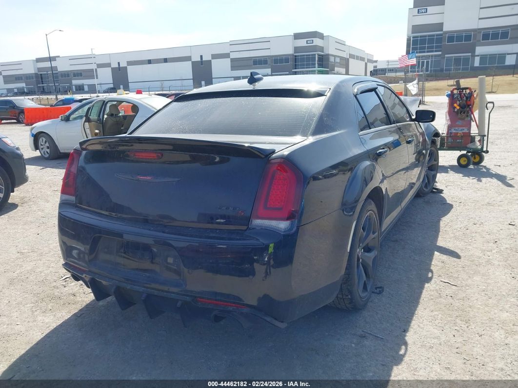 Chrysler 300 2022