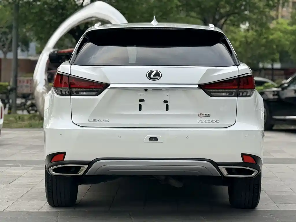 Lexus RX 2022