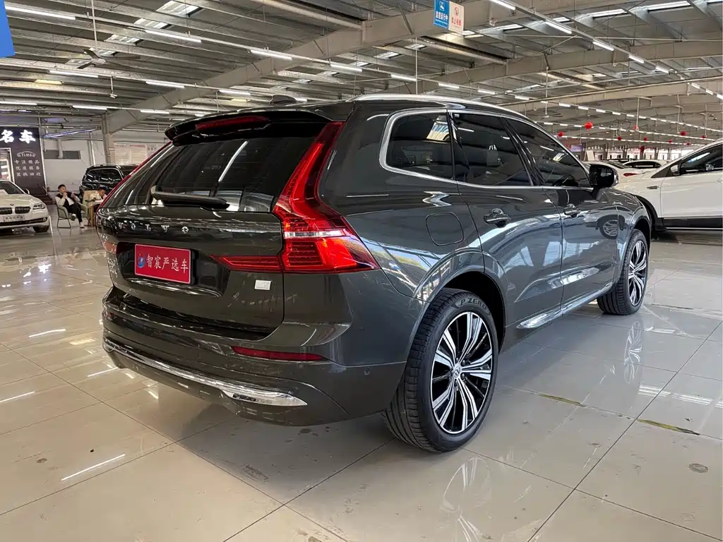 Volvo XC60 2022