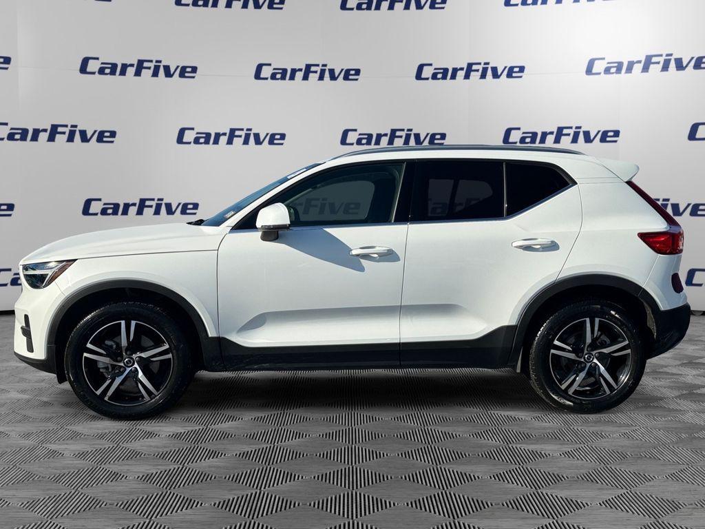 Volvo XC40 2025
