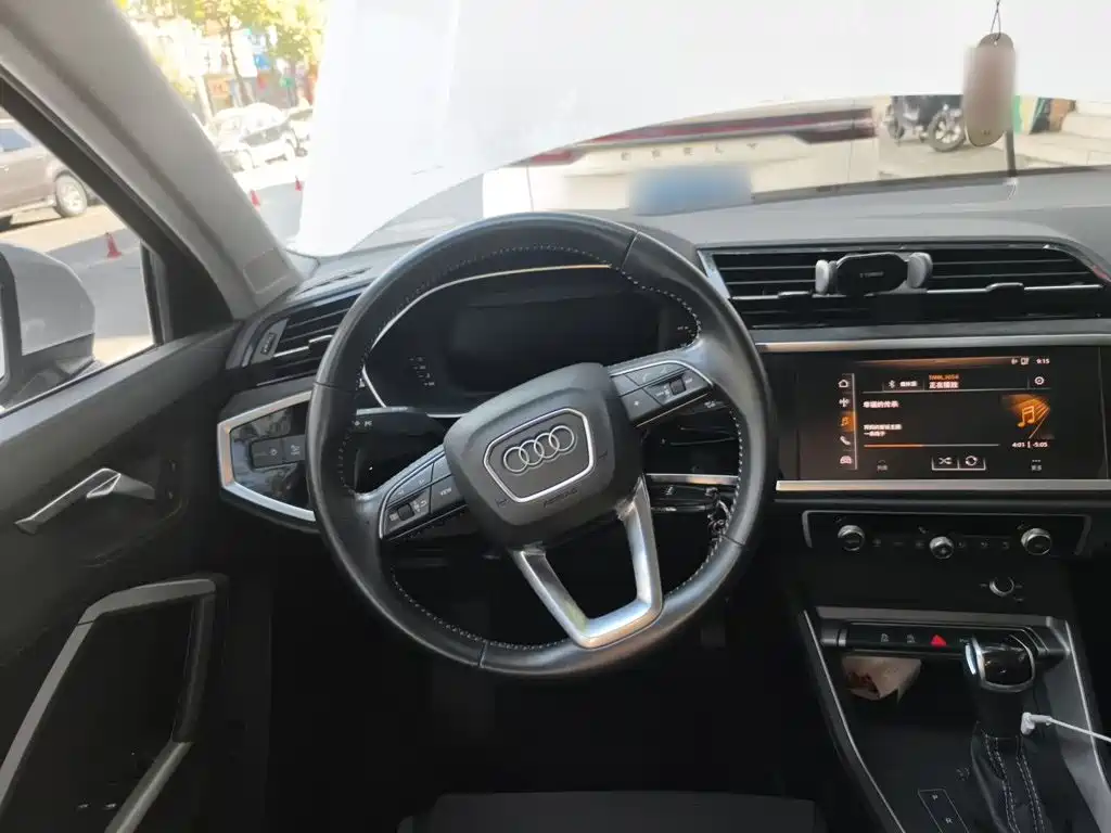 Audi Q3 2021