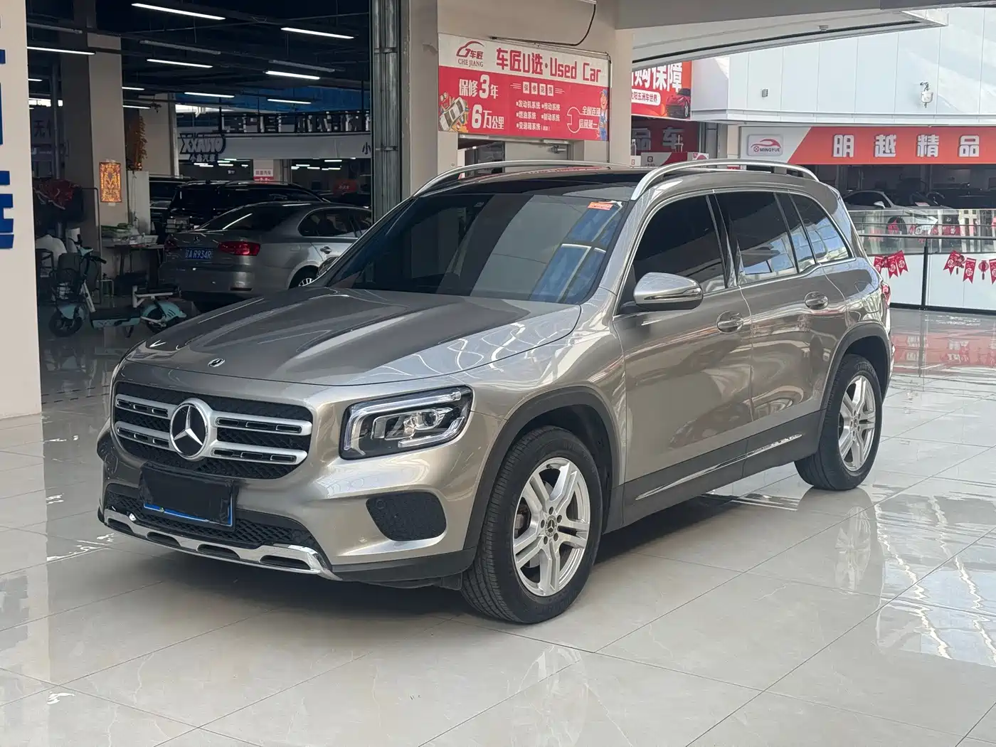Mercedes-Benz GLB 2023