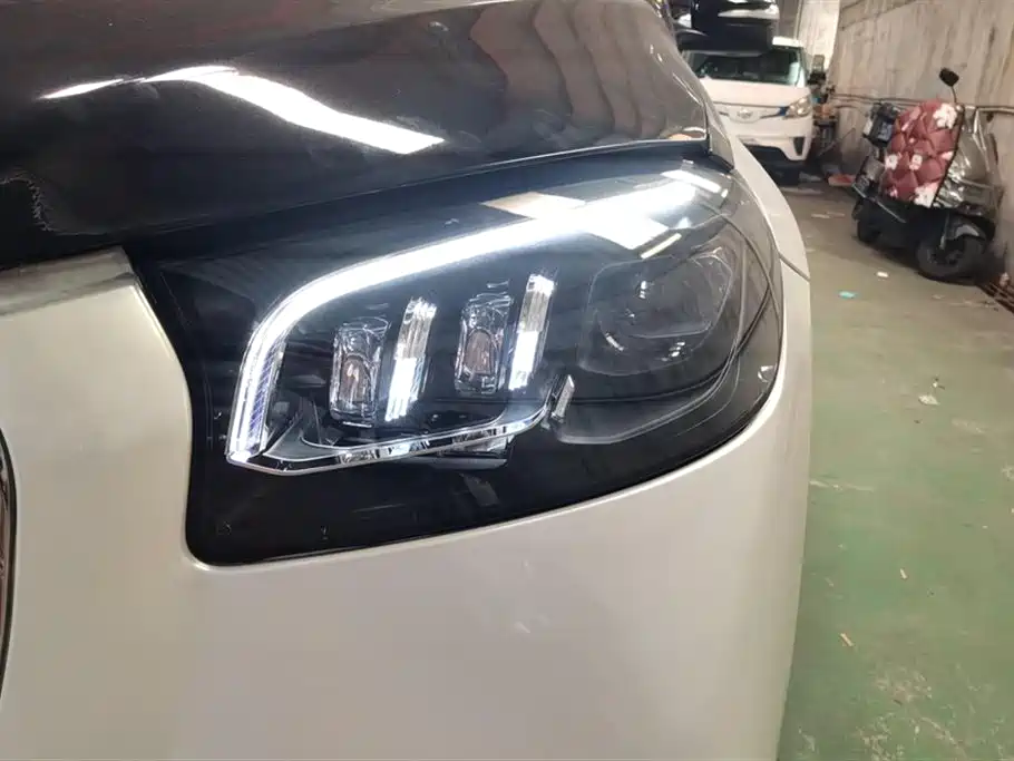Mercedes-Benz GLS 2024