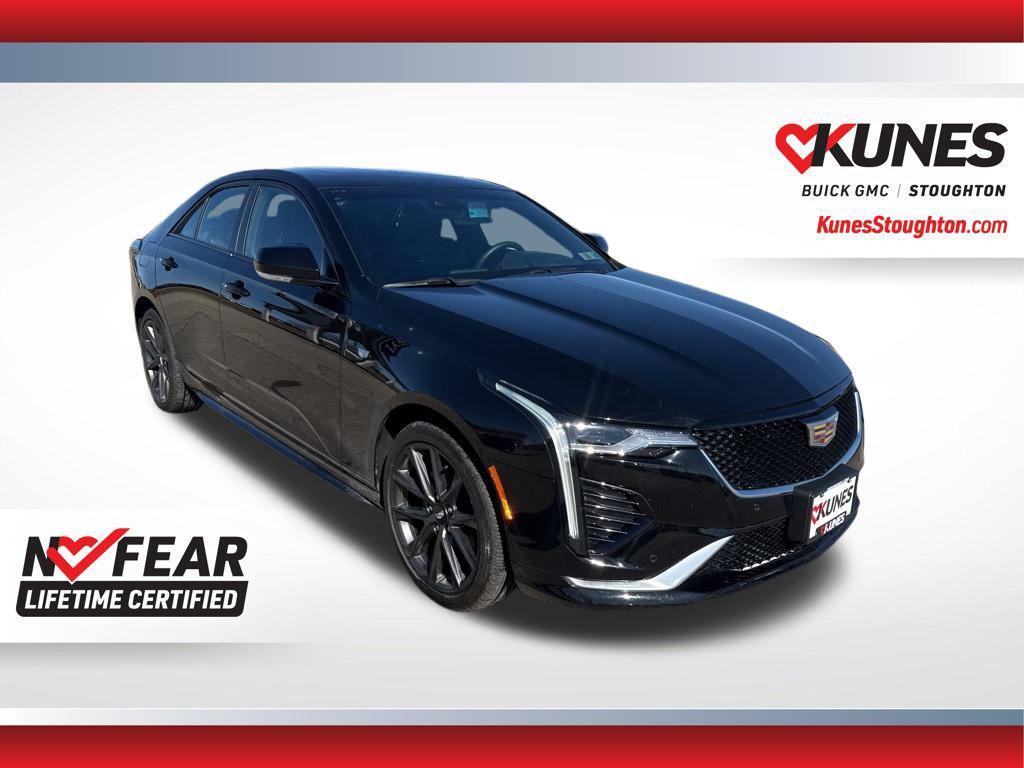 Cadillac CT4 2025