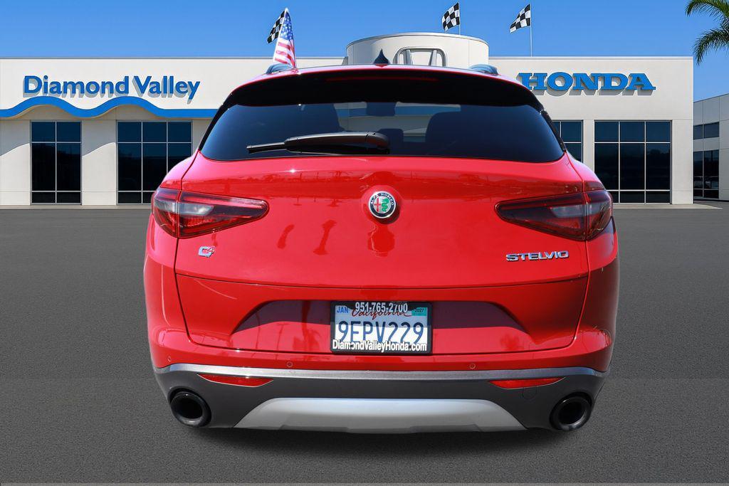 Alfa Romeo Stelvio 2023
