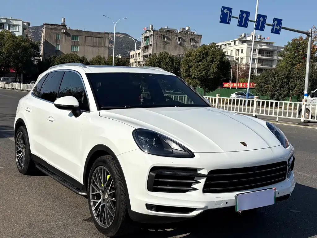 Porsche Cayenne 2021