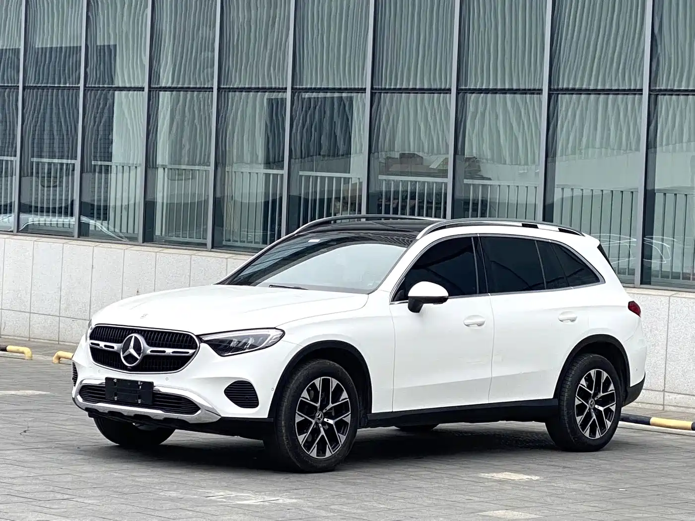 Mercedes-Benz GLC 2023