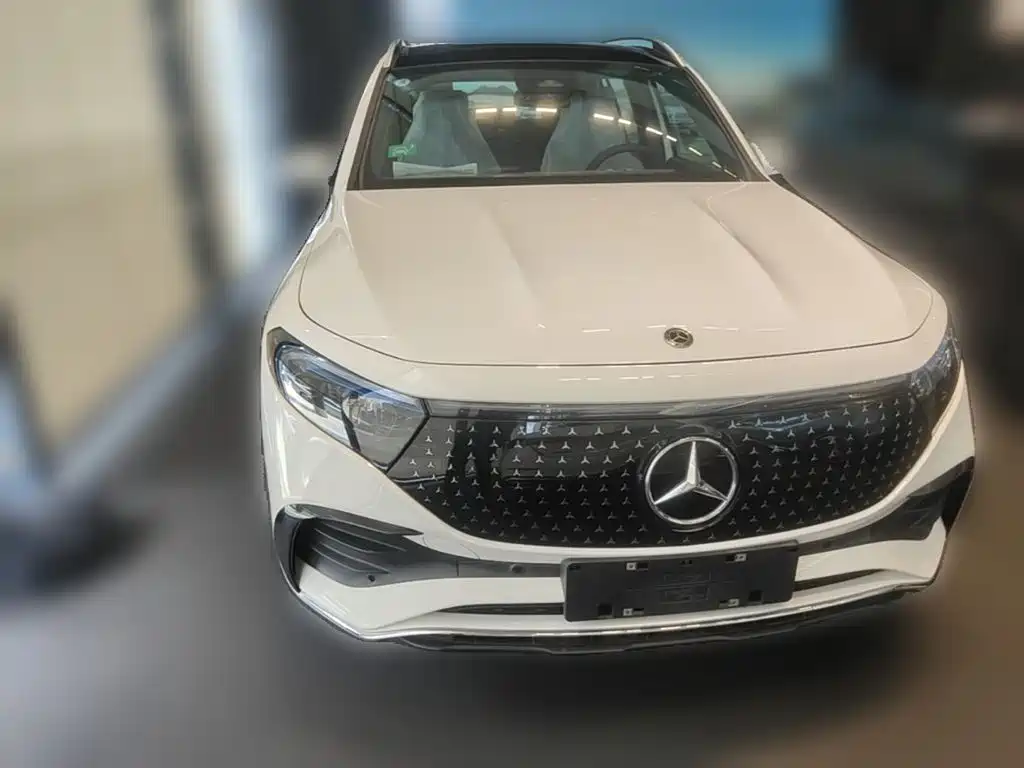 Mercedes-Benz EQB 2026