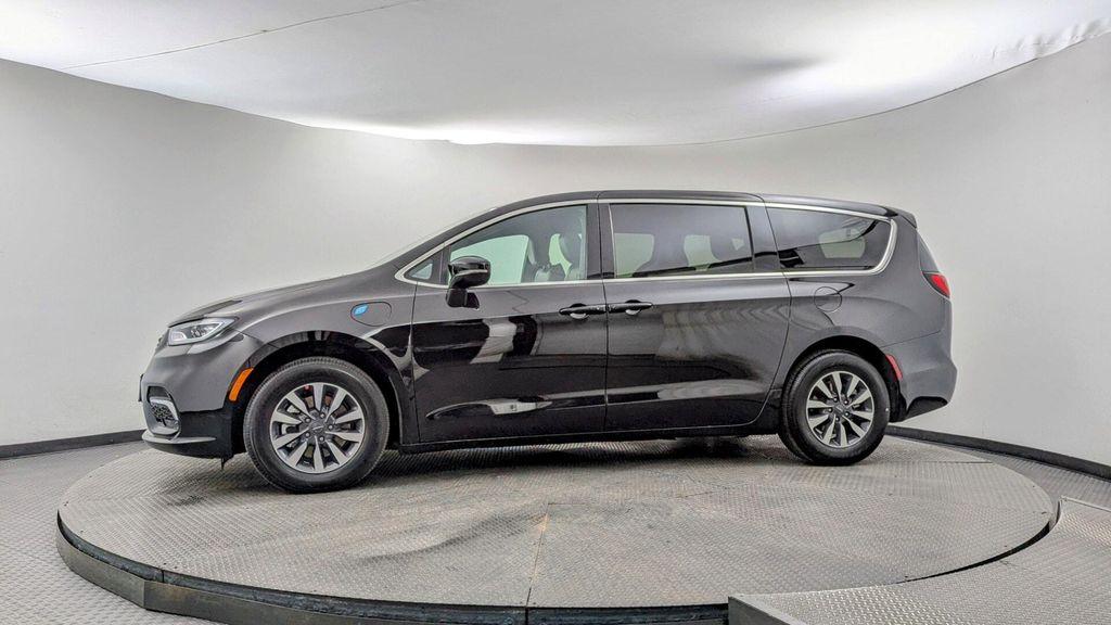 Chrysler Pacifica 2025
