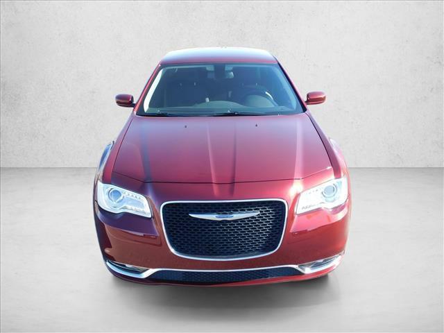 Chrysler 300 2021