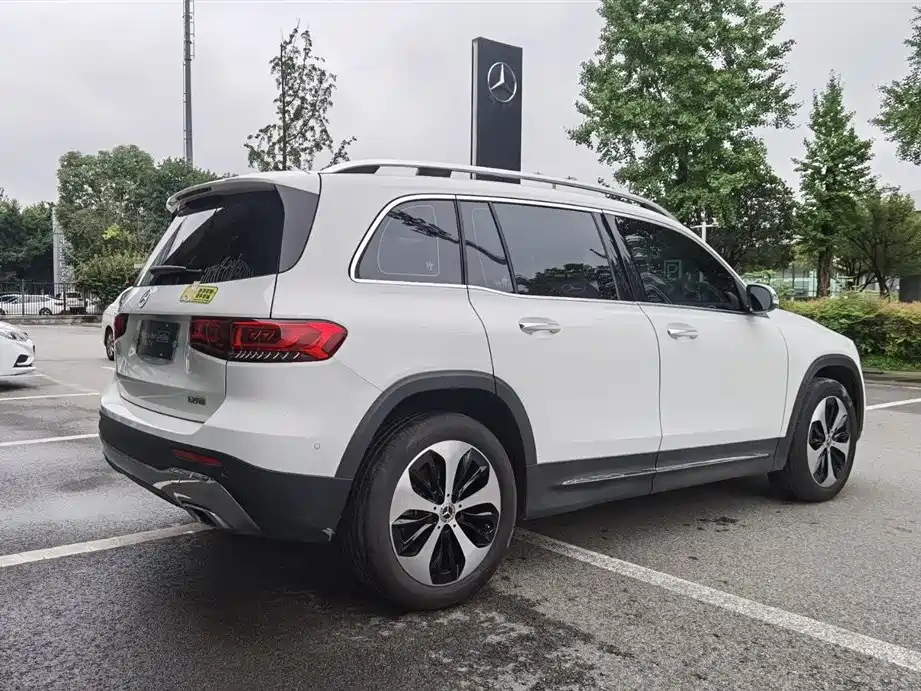 Mercedes-Benz GLB 2023