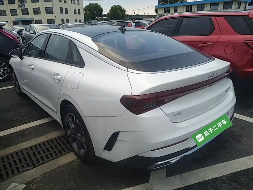 Kia K5 2025