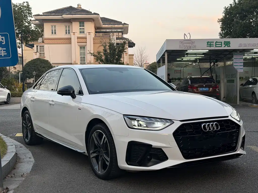 Audi A4 2022