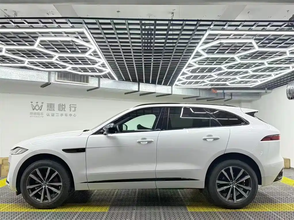 Jaguar F-Pace 2024