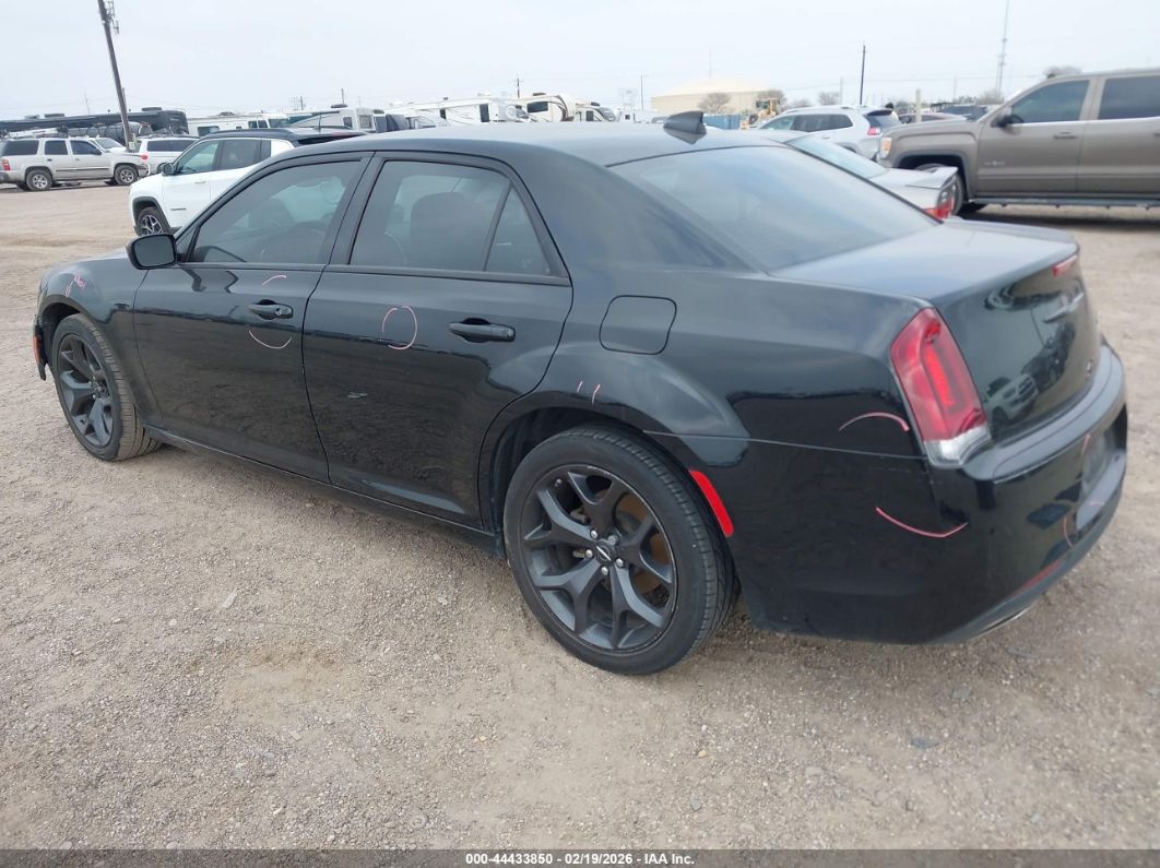Chrysler 300 2023