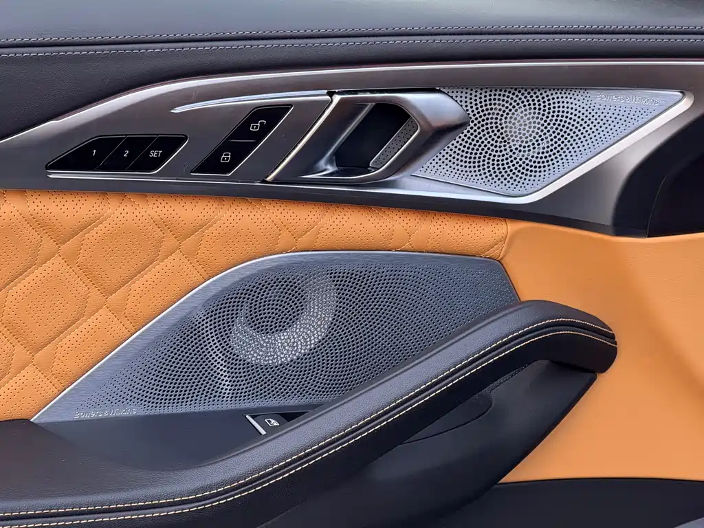 BMW M8 2021