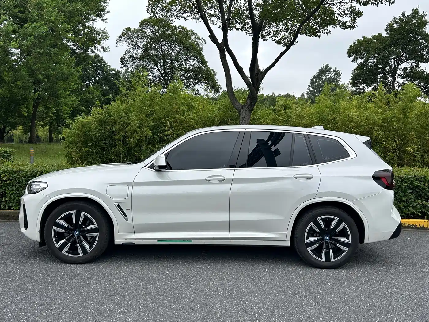 BMW iX3 2023