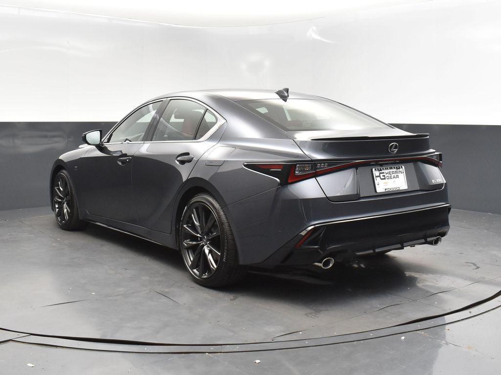 Lexus IS 2025