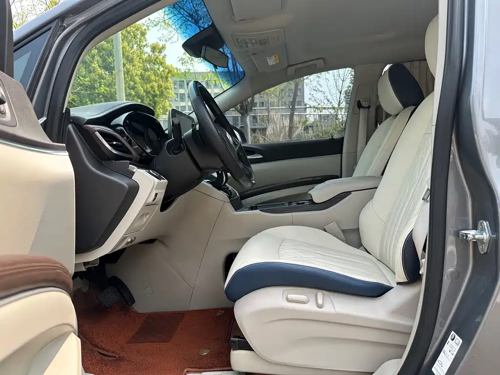 Buick GL8 2021