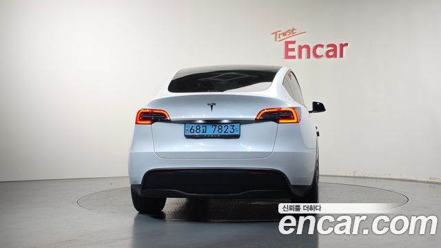 Tesla Model Y 2023