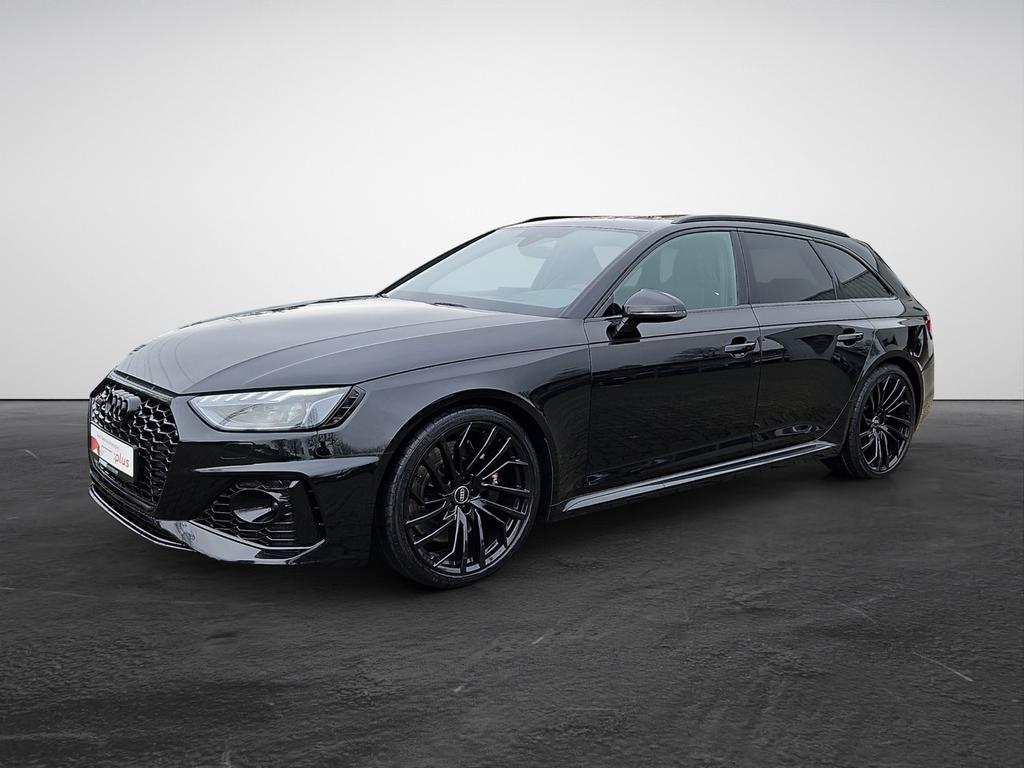 Audi RS4 2023