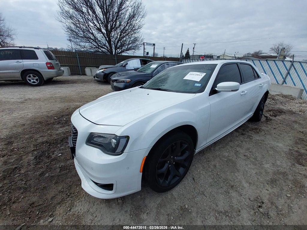 Chrysler 300 2023