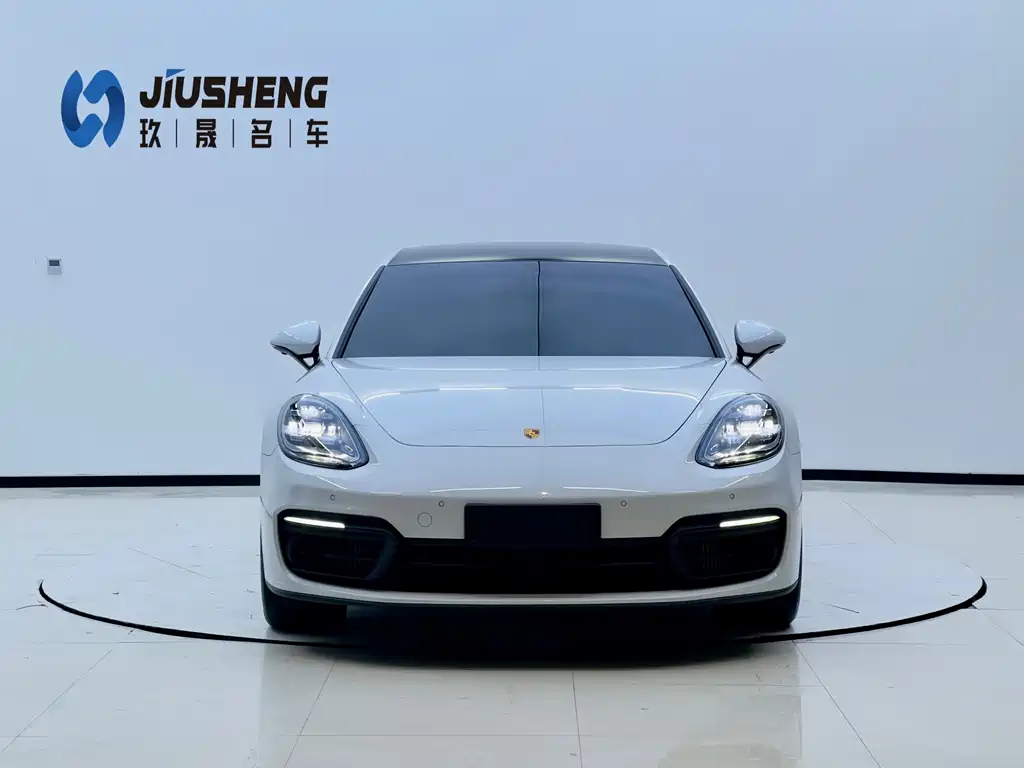 Porsche Panamera 2023