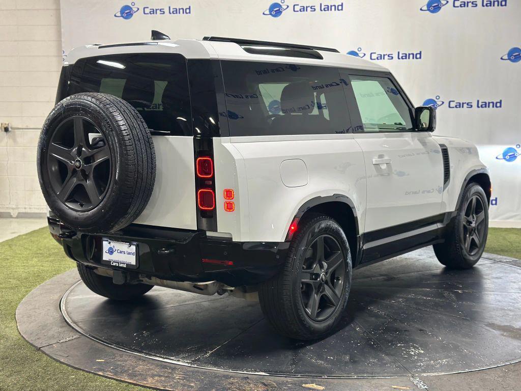 Land Rover Defender 2024