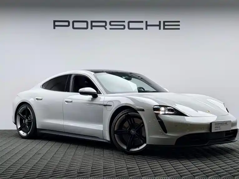 Porsche Taycan 2022