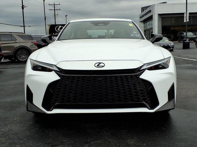 Lexus IS 2026