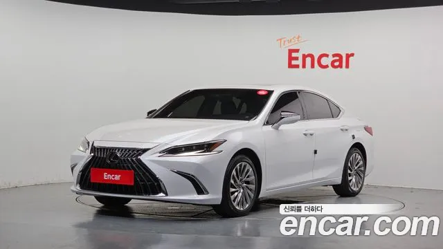 Lexus ES 2024
