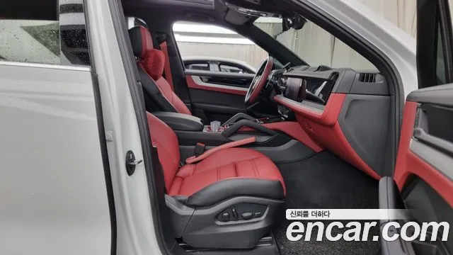 Porsche Cayenne 2025