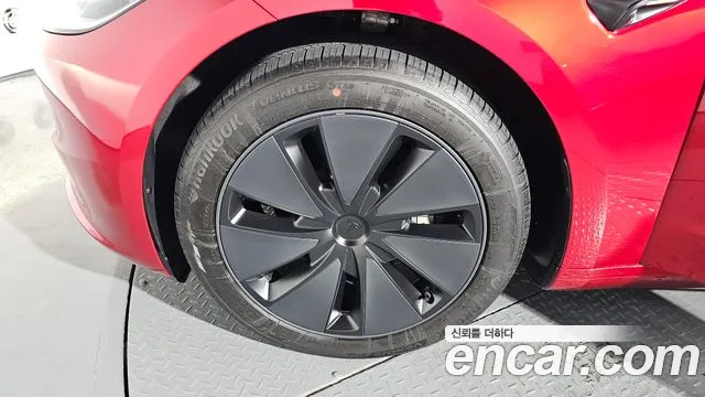 Tesla Model 3 2024
