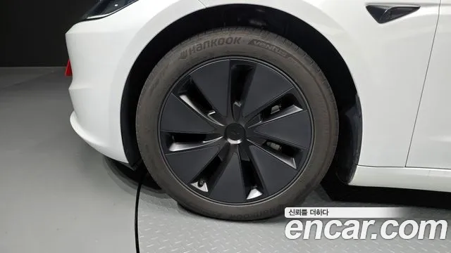 Tesla Model 3 2024