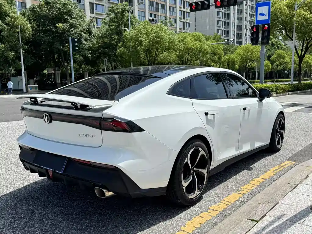 Changan UNI-V 2022