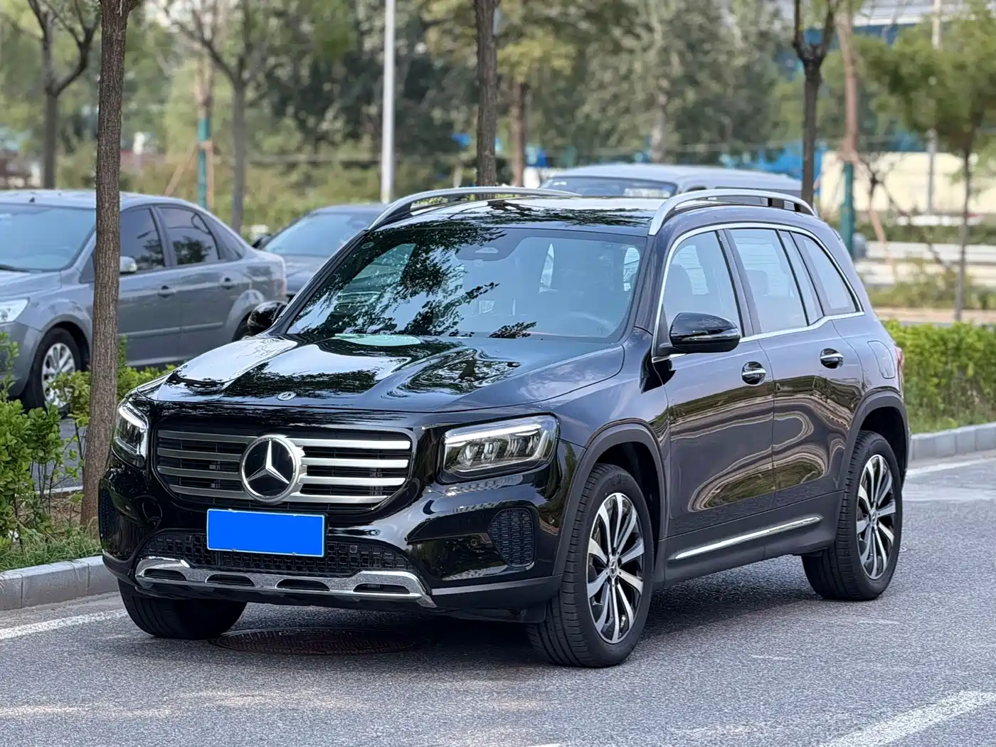 Mercedes-Benz GLB 2025
