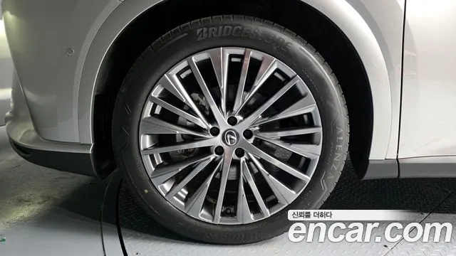 Lexus RX 2024